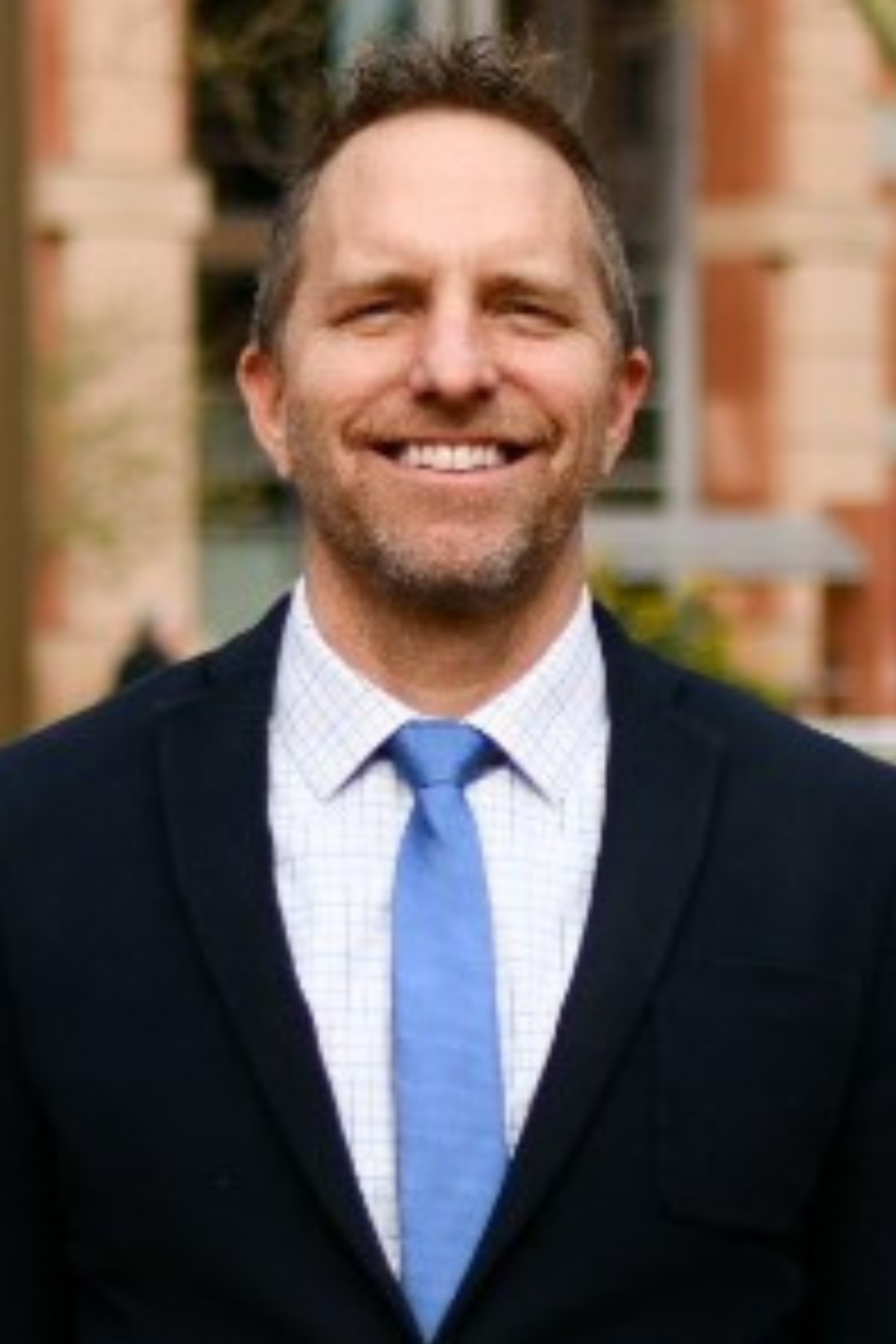 Travis Tomich Headshot