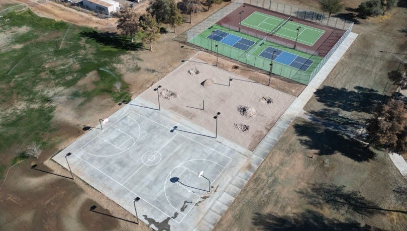 La Pradera Park sport courts